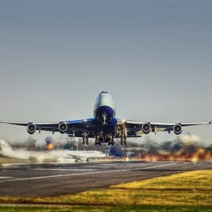 airplane-2745898_1920-300x300